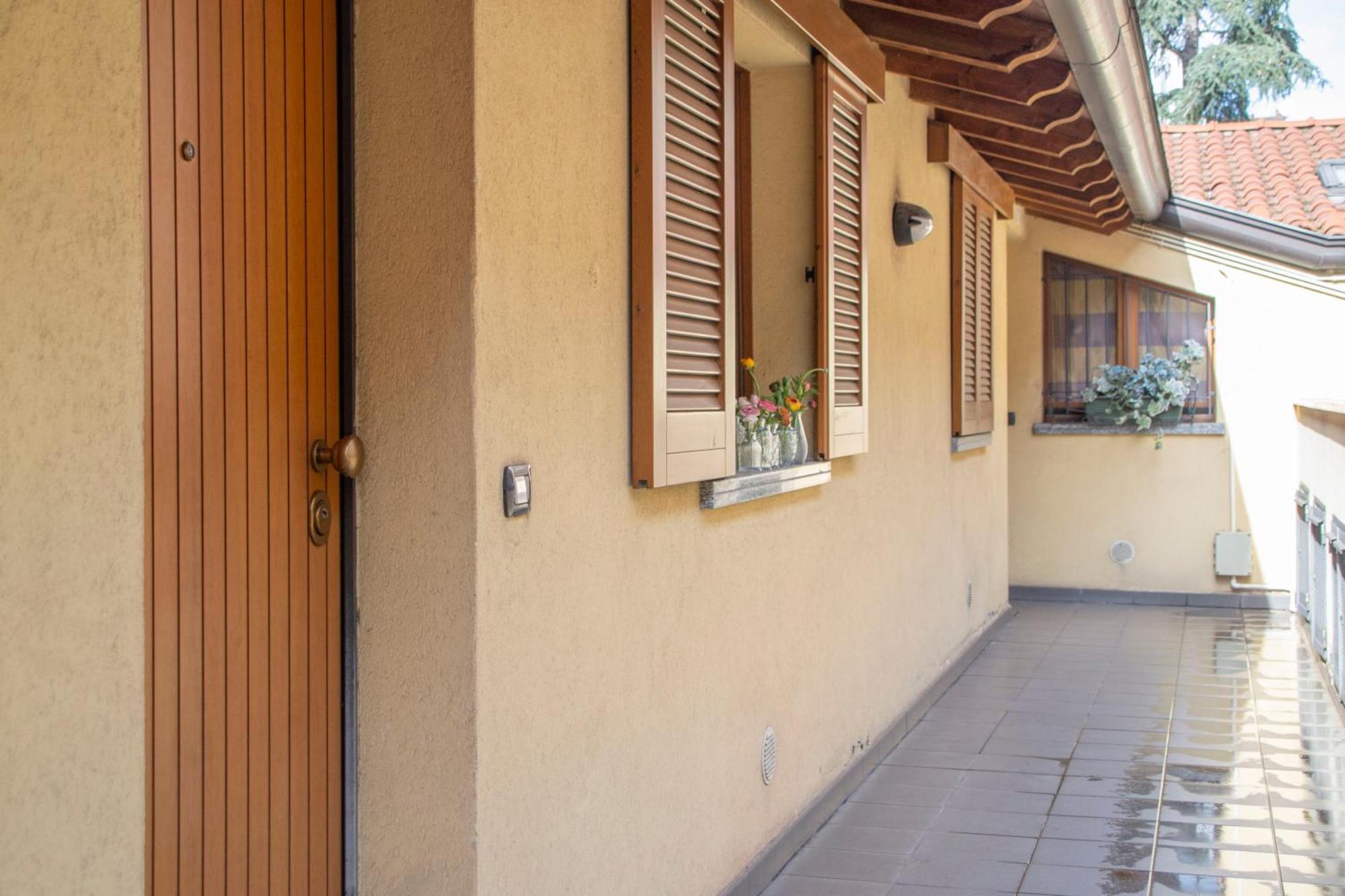 Small Island In Milan Apartment Exterior photo
